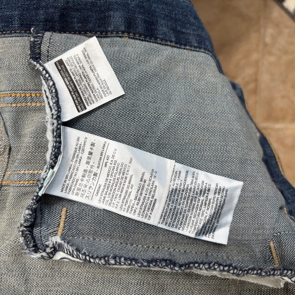 Levi's Women's Trucker jacket. - Picture 4 of 5